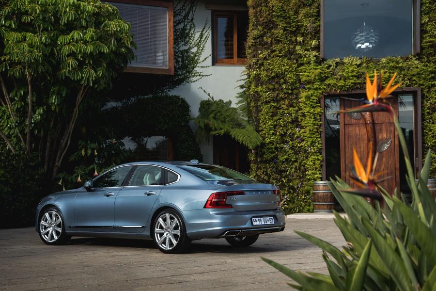  Volvo S90 D4 Inscription 2017 года  (ZA) (фото 4 из 8)